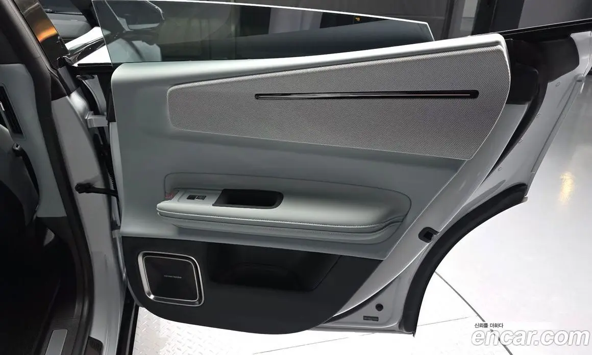 Polestar Polestar 4 2025 0.2 автомат (гидро), фото 15 Polestar Polestar 4 2025 0.2 автомат (гидро), фото 15