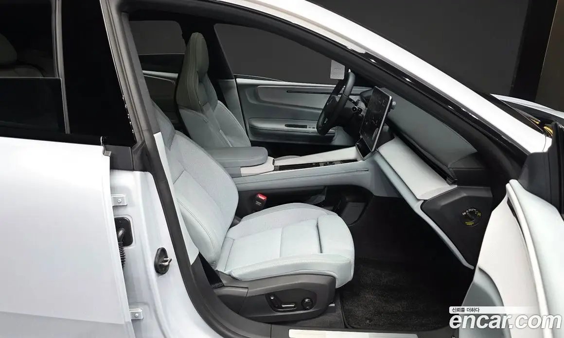 Polestar Polestar 4 2025 0.2 автомат (гидро), фото 17 Polestar Polestar 4 2025 0.2 автомат (гидро), фото 17