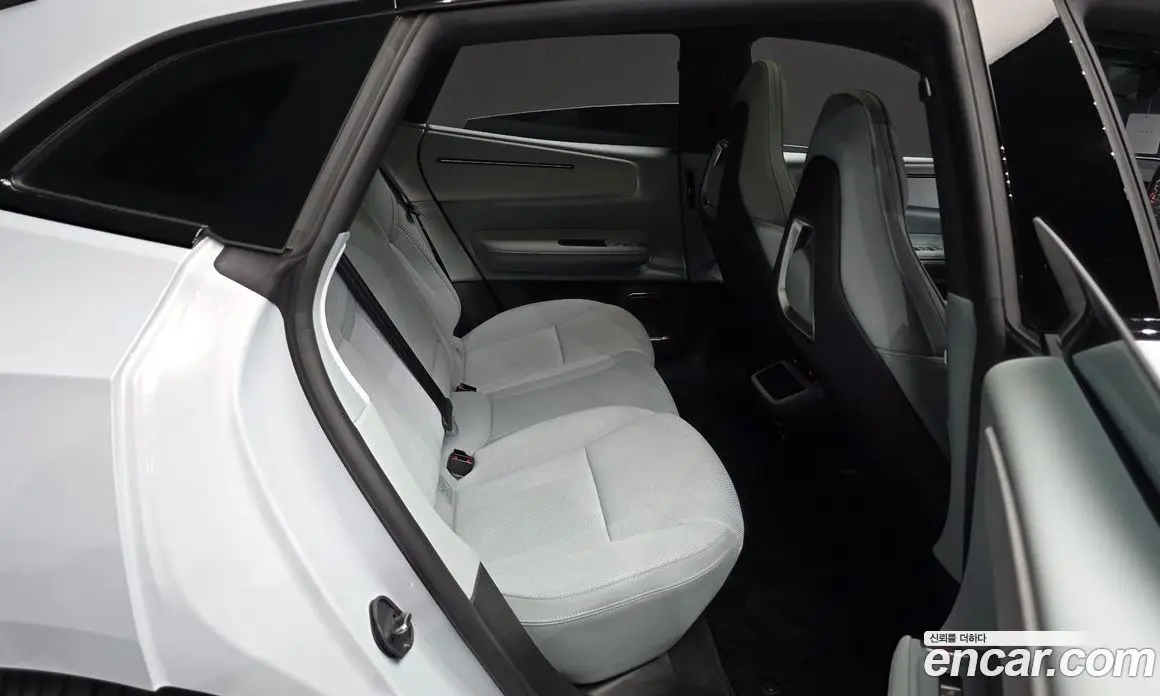 Polestar Polestar 4 2025 0.2 автомат (гидро), фото 18 Polestar Polestar 4 2025 0.2 автомат (гидро), фото 18