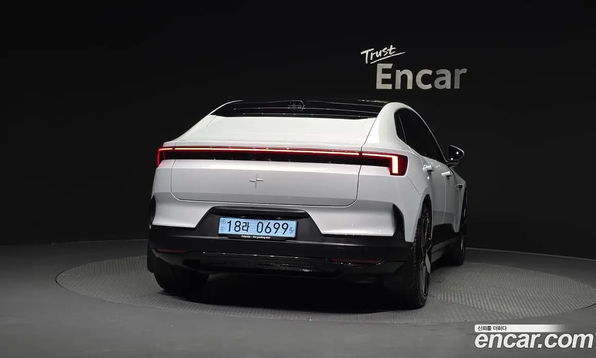 Polestar Polestar 4 2025 0.2 автомат (гидро), фото 4 Polestar Polestar 4 2025 0.2 автомат (гидро), фото 4