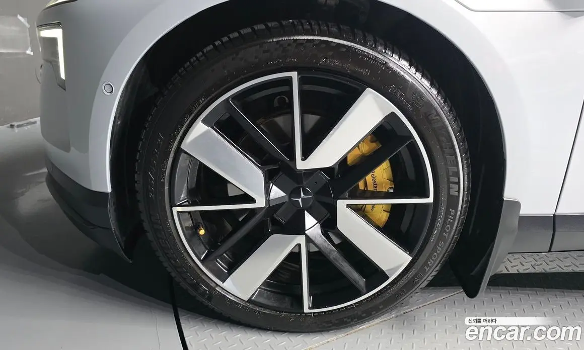 Polestar Polestar 4 2025 0.2 автомат (гидро), фото 5 Polestar Polestar 4 2025 0.2 автомат (гидро), фото 5