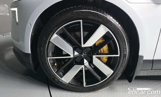 Polestar Polestar 4 2025 0.2 автомат (гидро), миниатюра 5 Polestar Polestar 4 2025 0.2 автомат (гидро), миниатюра 5
