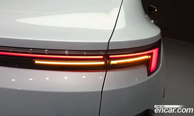 Polestar Polestar 4 2025 0.2 автомат (гидро), миниатюра 9 Polestar Polestar 4 2025 0.2 автомат (гидро), миниатюра 9