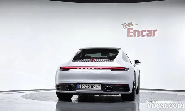 Porsche 911 2021 3.0 автомат (гидро), миниатюра 3
