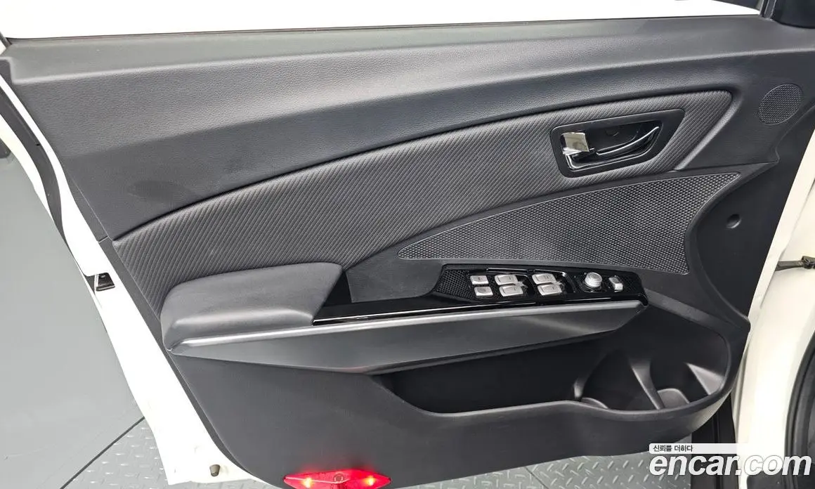 SsangYong TIBOLI 2018 1.6 автомат (гидро), фото 13