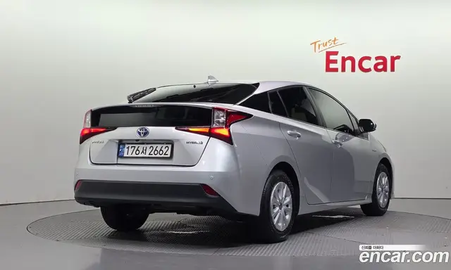 Toyota Prius 2022 1.8 автомат (гидро), миниатюра 2