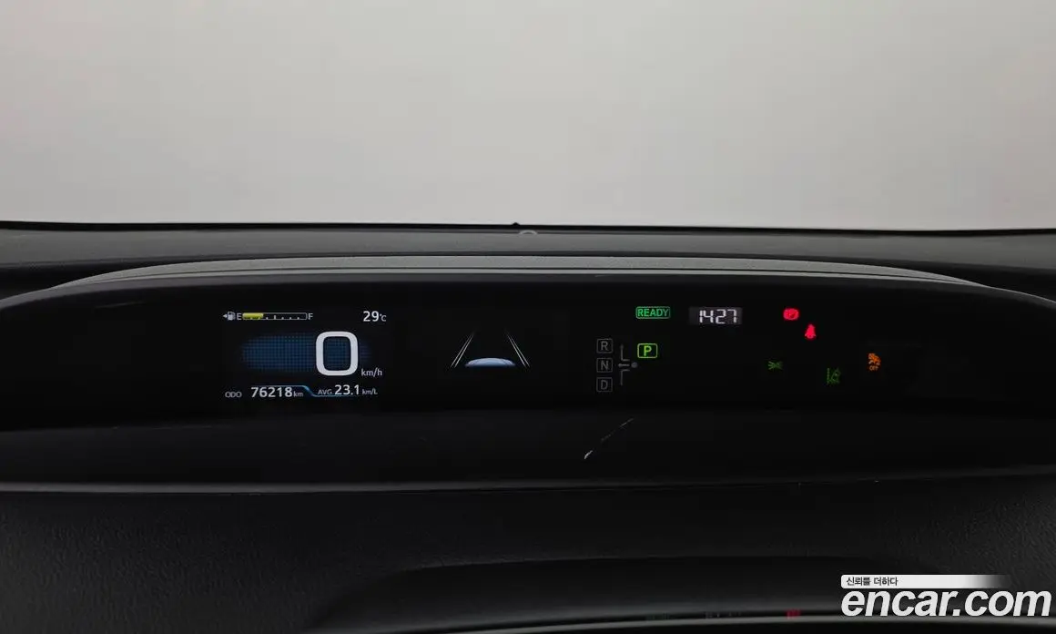 Toyota Prius 2022 1.8 автомат (гидро), фото 11