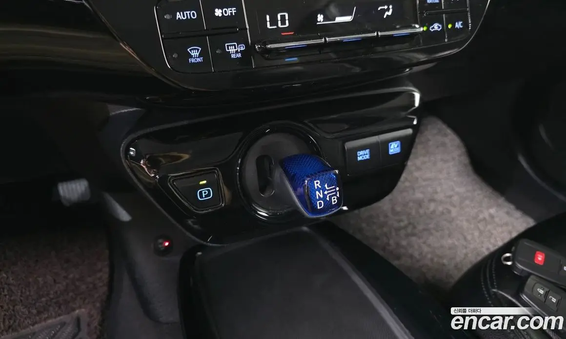Toyota Prius 2022 1.8 автомат (гидро), фото 12