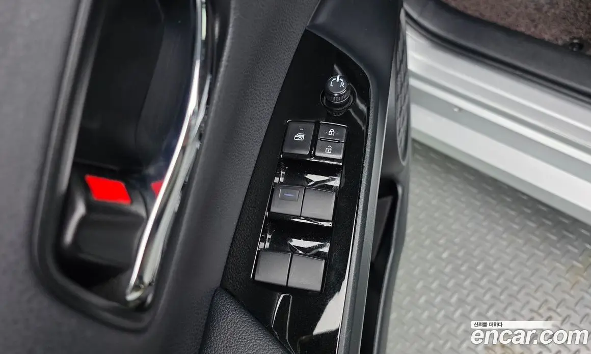Toyota Prius 2022 1.8 автомат (гидро), фото 17