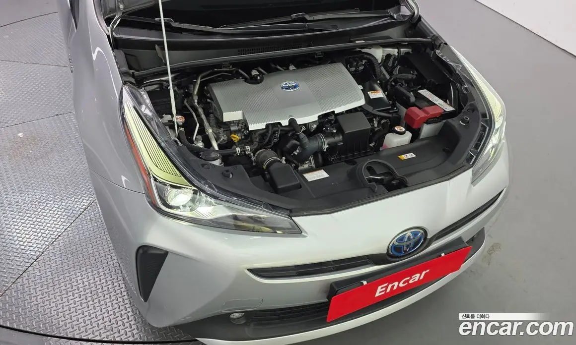 Toyota Prius 2022 1.8 автомат (гидро), фото 6