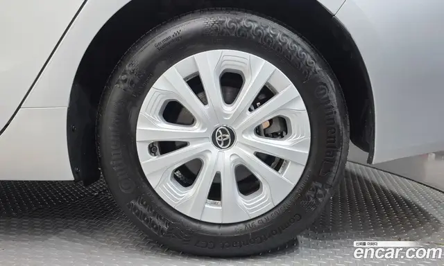 Toyota Prius 2022 1.8 автомат (гидро), миниатюра 7