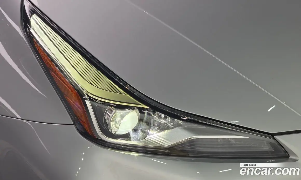 Toyota Prius 2022 1.8 автомат (гидро), фото 8