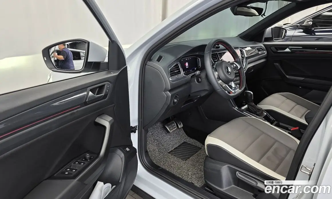 Volkswagen T-Roc 2021 2.0 автомат (гидро), фото 13 Volkswagen T-Roc 2021 2.0 автомат (гидро), фото 13