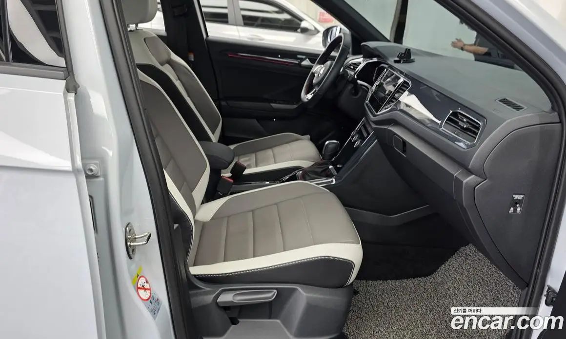 Volkswagen T-Roc 2021 2.0 автомат (гидро), фото 16 Volkswagen T-Roc 2021 2.0 автомат (гидро), фото 16