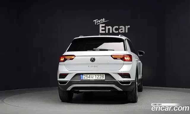 Volkswagen T-Roc 2021 2.0 автомат (гидро), миниатюра 4 Volkswagen T-Roc 2021 2.0 автомат (гидро), миниатюра 4