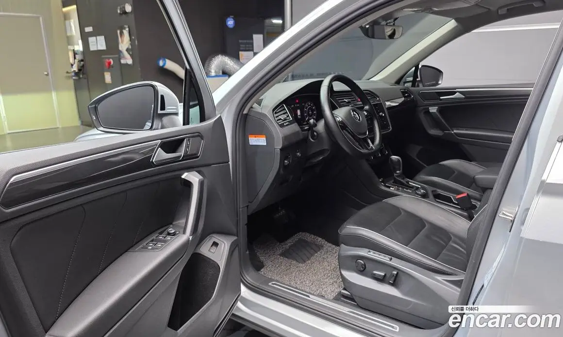 Volkswagen Tiguan 2018 2.0 автомат (гидро), фото 13 Volkswagen Tiguan 2018 2.0 автомат (гидро), фото 13