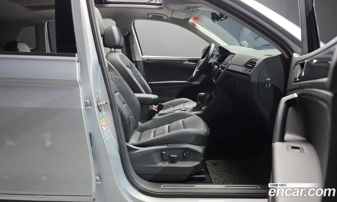 Volkswagen Tiguan 2018 2.0 автомат (гидро), фото 16 Volkswagen Tiguan 2018 2.0 автомат (гидро), фото 16
