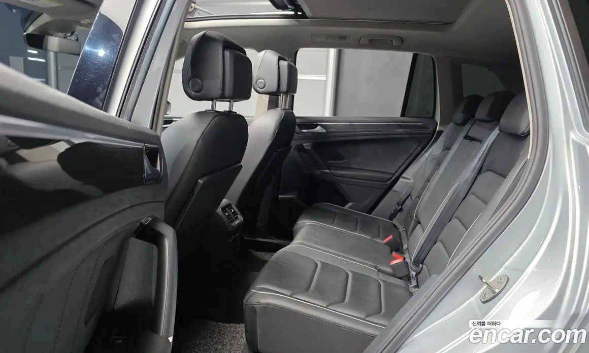 Volkswagen Tiguan 2018 2.0 автомат (гидро), фото 18 Volkswagen Tiguan 2018 2.0 автомат (гидро), фото 18