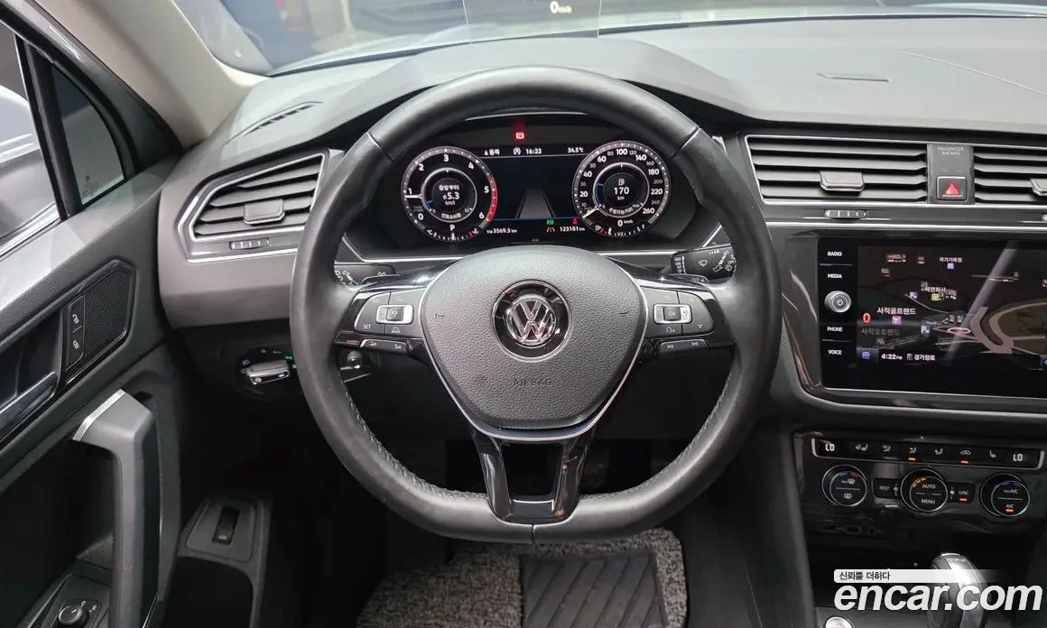 Volkswagen Tiguan 2018 2.0 автомат (гидро), фото 19 Volkswagen Tiguan 2018 2.0 автомат (гидро), фото 19