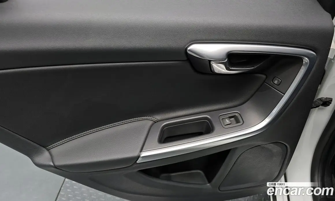 Volvo S60 2014 1.6 автомат (гидро), фото 14 Volvo S60 2014 1.6 автомат (гидро), фото 14