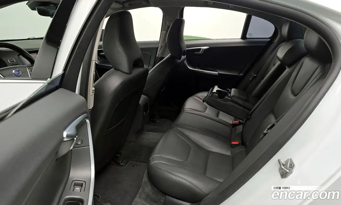 Volvo S60 2014 1.6 автомат (гидро), фото 15 Volvo S60 2014 1.6 автомат (гидро), фото 15