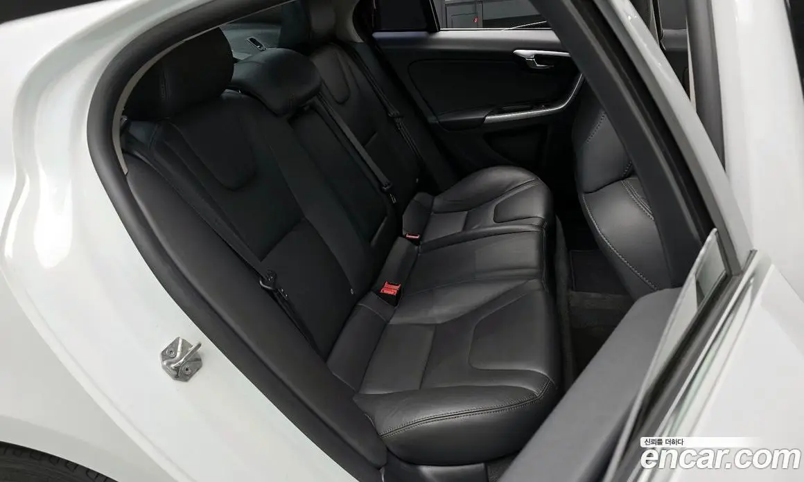 Volvo S60 2014 1.6 автомат (гидро), фото 17 Volvo S60 2014 1.6 автомат (гидро), фото 17