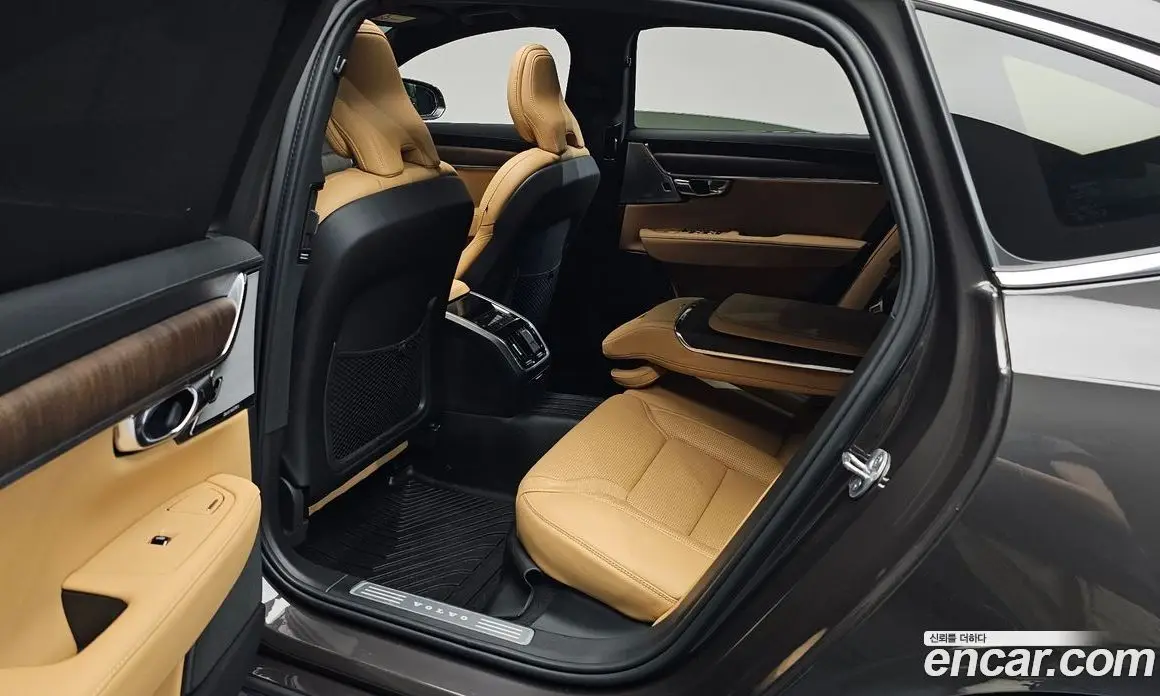 Volvo S90 2024 2.0 автомат (гидро), фото 16 Volvo S90 2024 2.0 автомат (гидро), фото 16