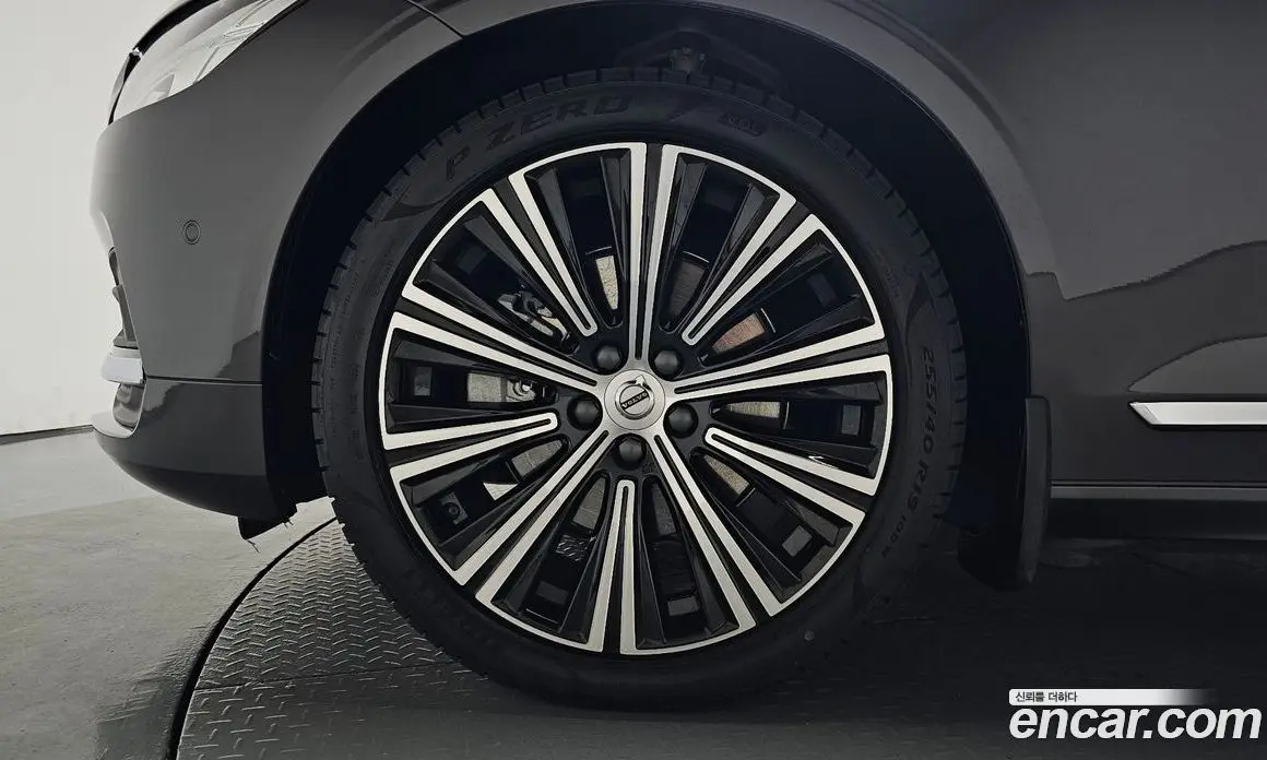 Volvo S90 2024 2.0 автомат (гидро), фото 5 Volvo S90 2024 2.0 автомат (гидро), фото 5