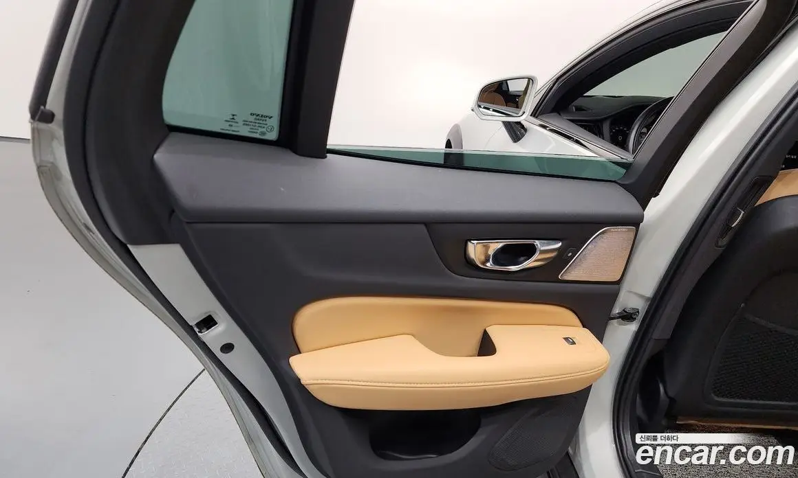 Volvo V60 2021 2.0 автомат (гидро), фото 15 Volvo V60 2021 2.0 автомат (гидро), фото 15