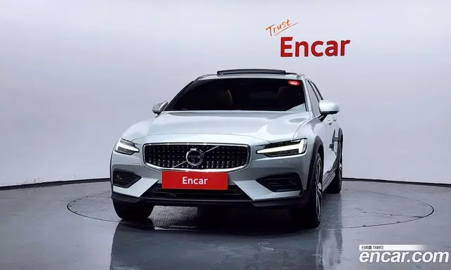 Volvo V60 2021 2.0 автомат (гидро), миниатюра 3 Volvo V60 2021 2.0 автомат (гидро), миниатюра 3