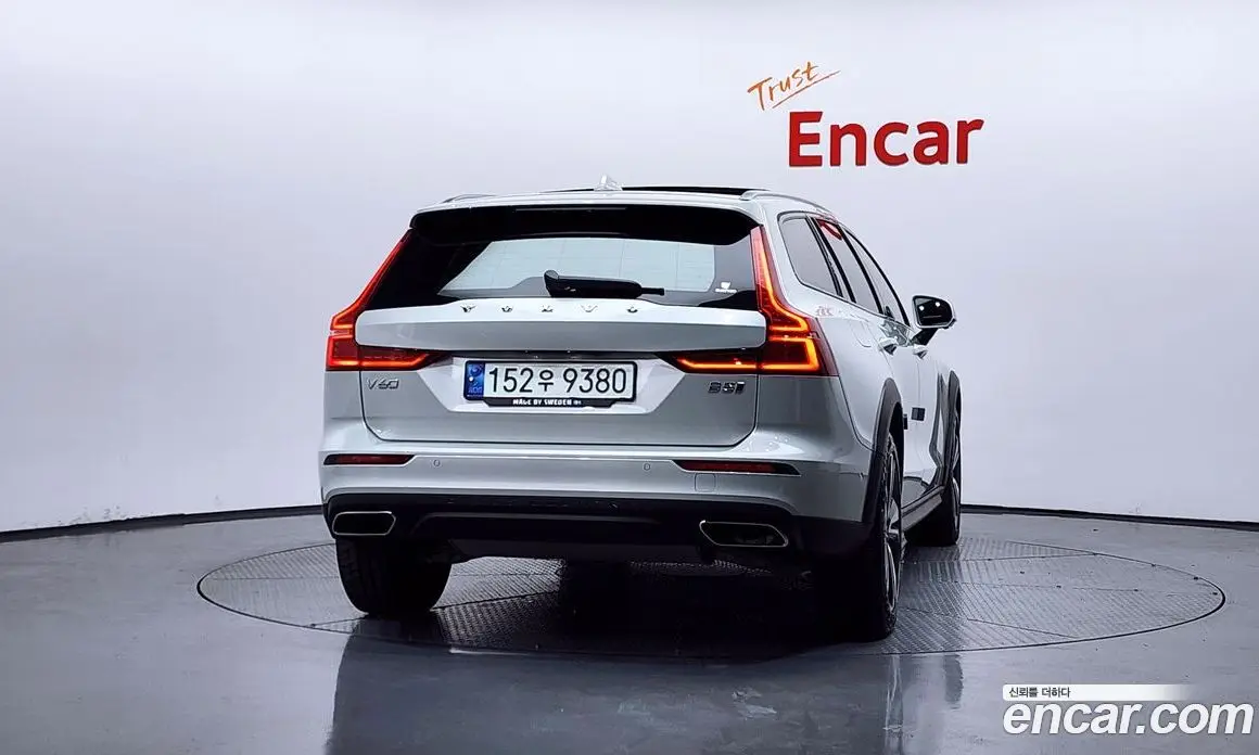 Volvo V60 2021 2.0 автомат (гидро), фото 4 Volvo V60 2021 2.0 автомат (гидро), фото 4