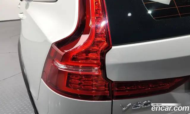 Volvo V60 2021 2.0 автомат (гидро), миниатюра 9 Volvo V60 2021 2.0 автомат (гидро), миниатюра 9