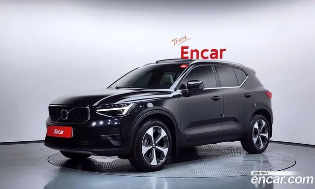 Volvo XC40, 2025, 8 966 км