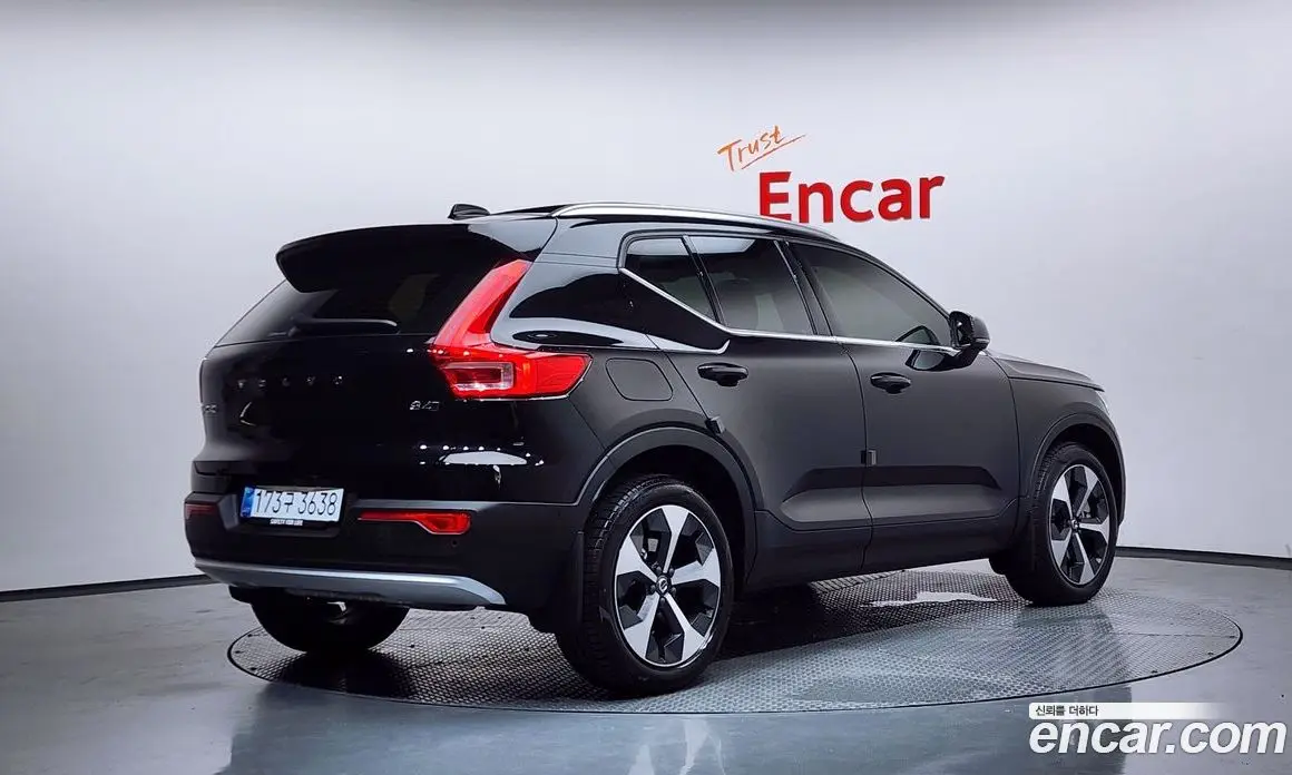 Volvo XC40 2025 2.0 автомат (гидро), фото 2 Volvo XC40 2025 2.0 автомат (гидро), фото 2