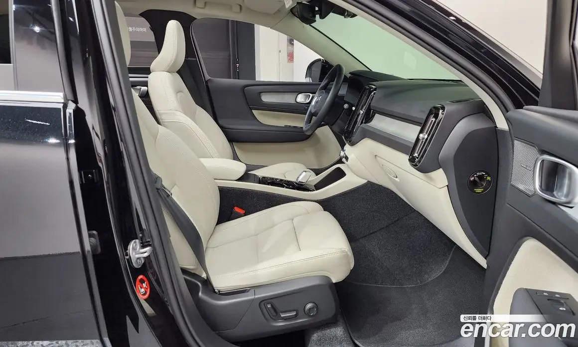Volvo XC40 2025 2.0 автомат (гидро), фото 16 Volvo XC40 2025 2.0 автомат (гидро), фото 16