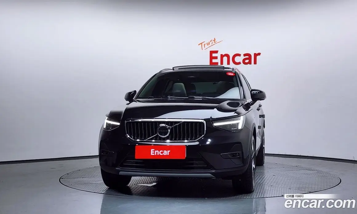Volvo XC40 2025 2.0 автомат (гидро), фото 3 Volvo XC40 2025 2.0 автомат (гидро), фото 3