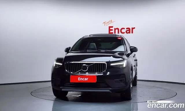 Volvo XC40 2025 2.0 автомат (гидро), миниатюра 3 Volvo XC40 2025 2.0 автомат (гидро), миниатюра 3