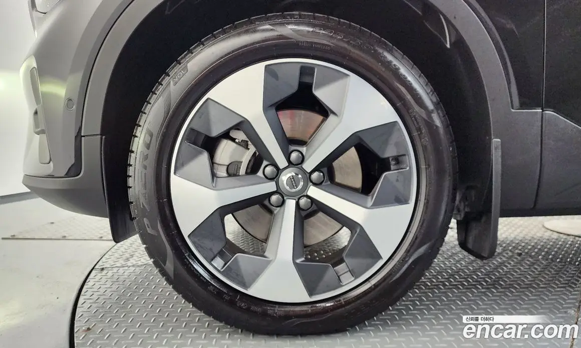 Volvo XC40 2025 2.0 автомат (гидро), фото 5 Volvo XC40 2025 2.0 автомат (гидро), фото 5