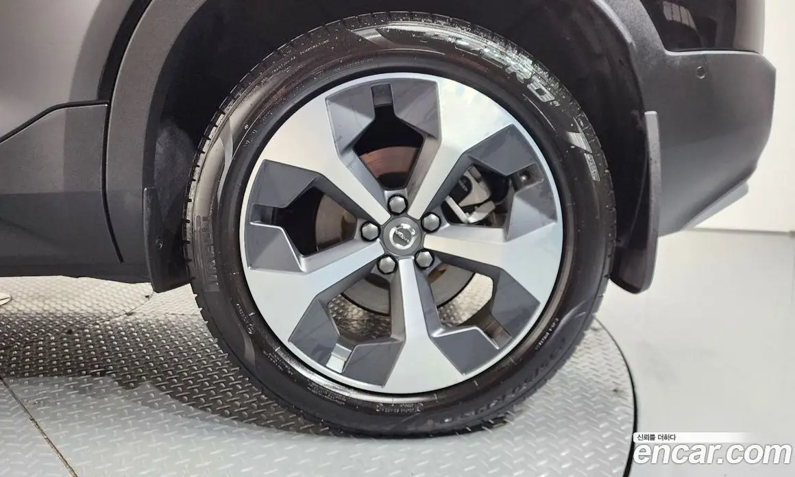 Volvo XC40 2025 2.0 автомат (гидро), фото 7 Volvo XC40 2025 2.0 автомат (гидро), фото 7