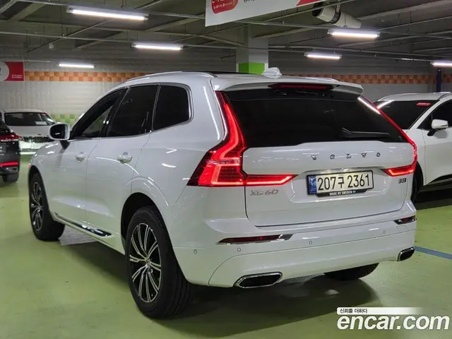 Volvo XC60 2021 2.0 автомат (гидро), миниатюра 3