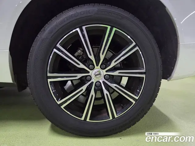 Volvo XC60 2021 2.0 автомат (гидро), миниатюра 5