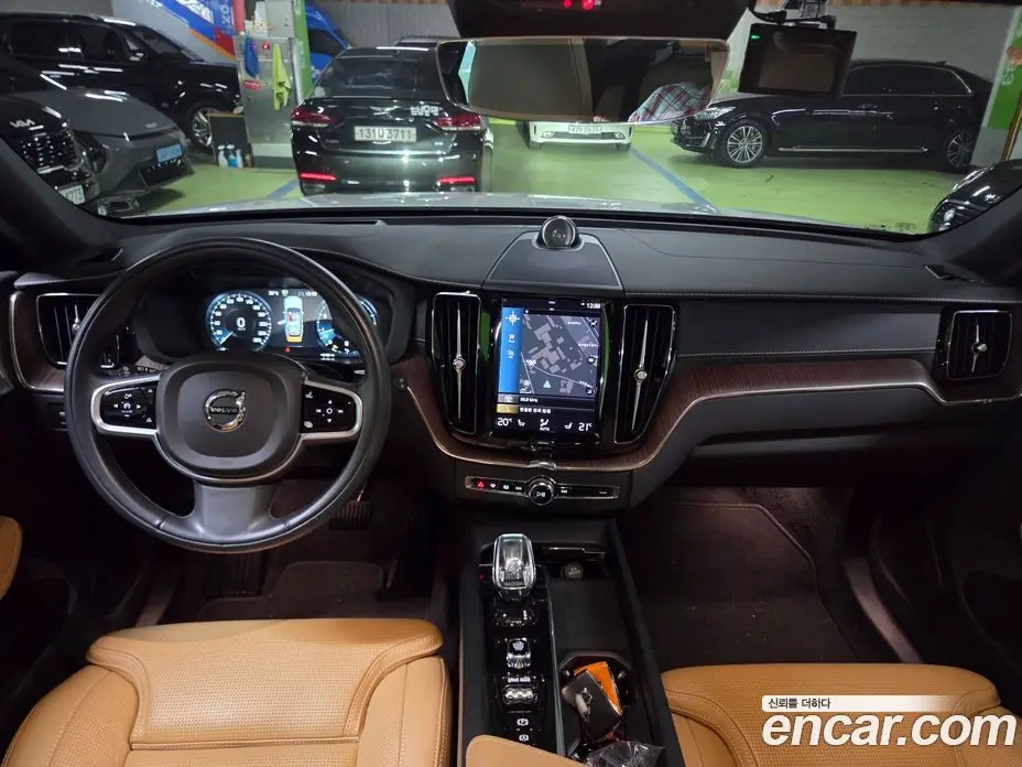 Volvo XC60 2021 2.0 автомат (гидро), фото 7