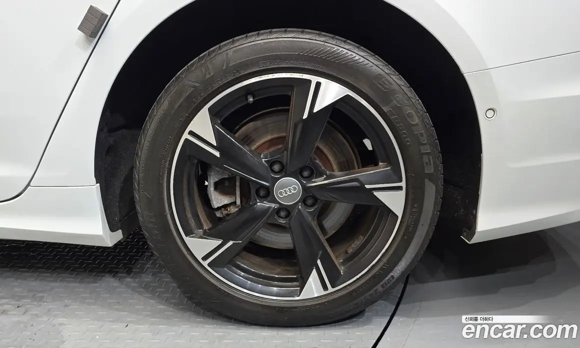 Audi A6 2019 2.0 автомат (гидро), фото 6