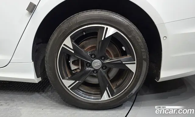 Audi A6 2019 2.0 автомат (гидро), миниатюра 6