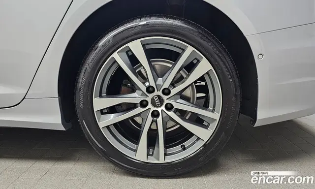 Audi A6 2022 2.0 автомат (гидро), миниатюра 7