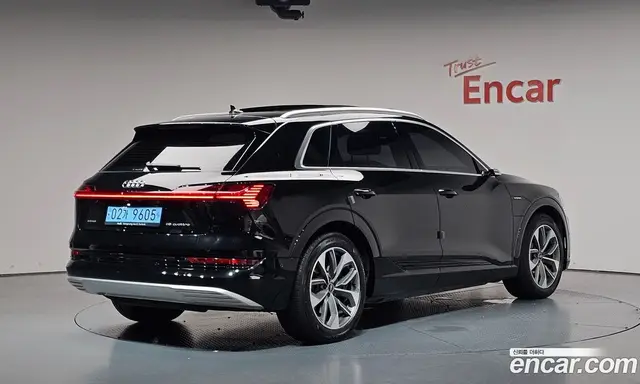 Audi e-tron, 2021, 47 320 км