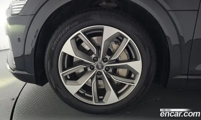 Audi e-tron 2021 0.2 автомат (гидро), миниатюра 4