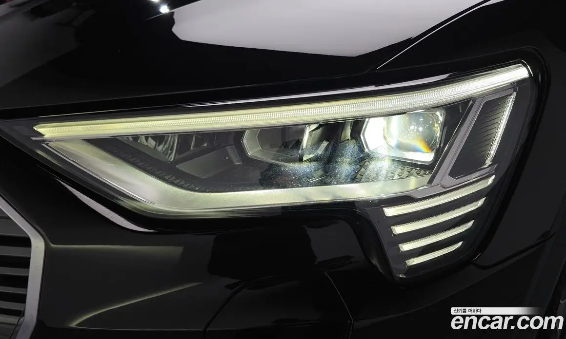Audi e-tron 2021 0.2 автомат (гидро), фото 7