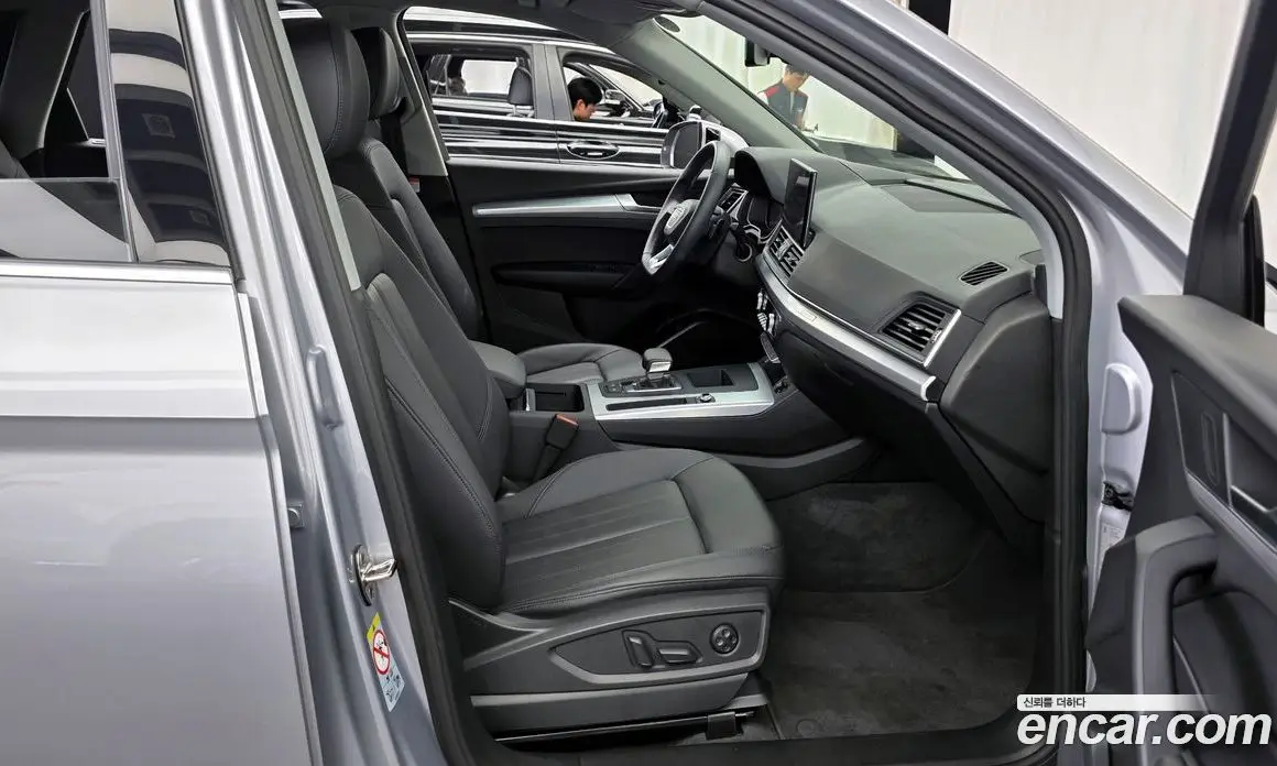 Audi Q5 2023 2.0 автомат (гидро), фото 17