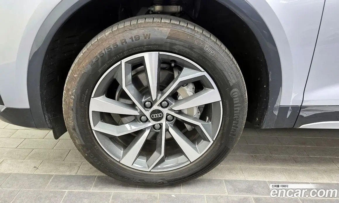 Audi Q5 2023 2.0 автомат (гидро), фото 5